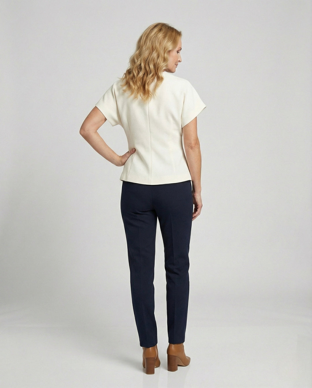 Product 15517946904906 - back_view