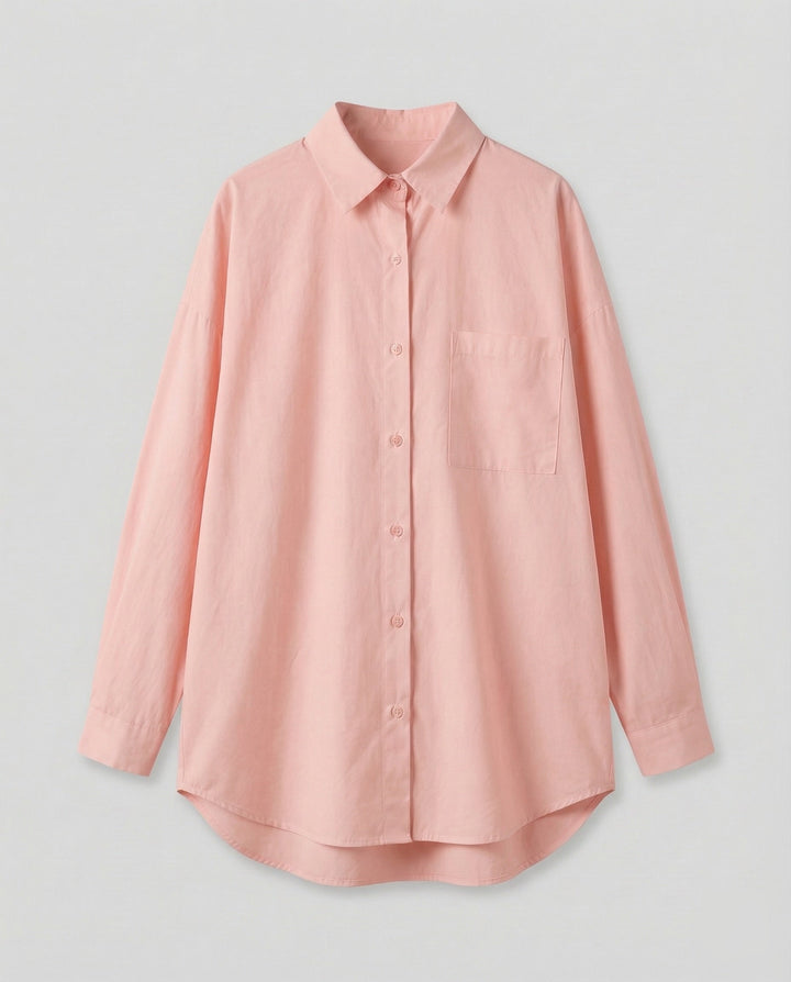 Damen leichte Long-Hemdbluse im Oversize-Look.