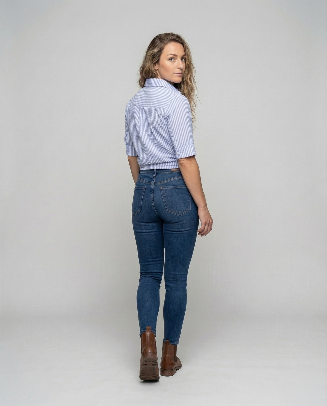 Damen leichte Satin-Hemdbluse mit Vorderknoten.