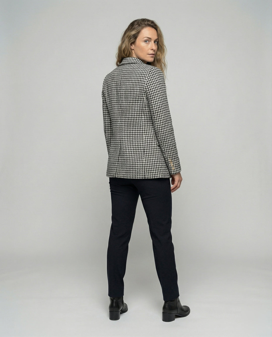 Product 15554230059338 - back_view