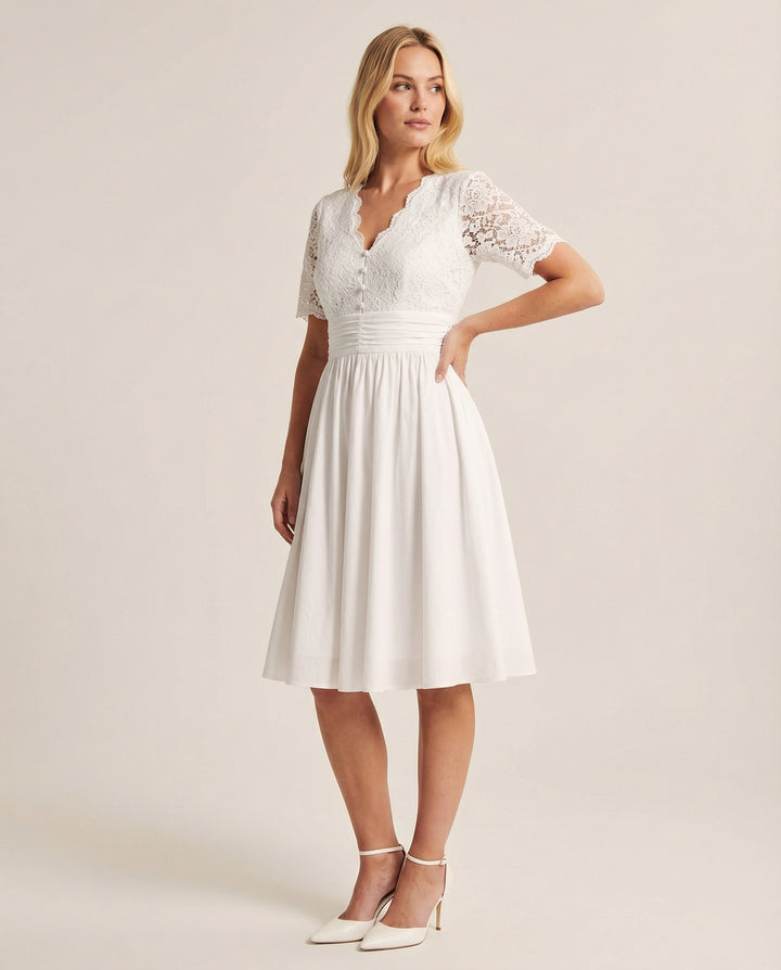 Romantisches Spitzen Hochzeitskleid